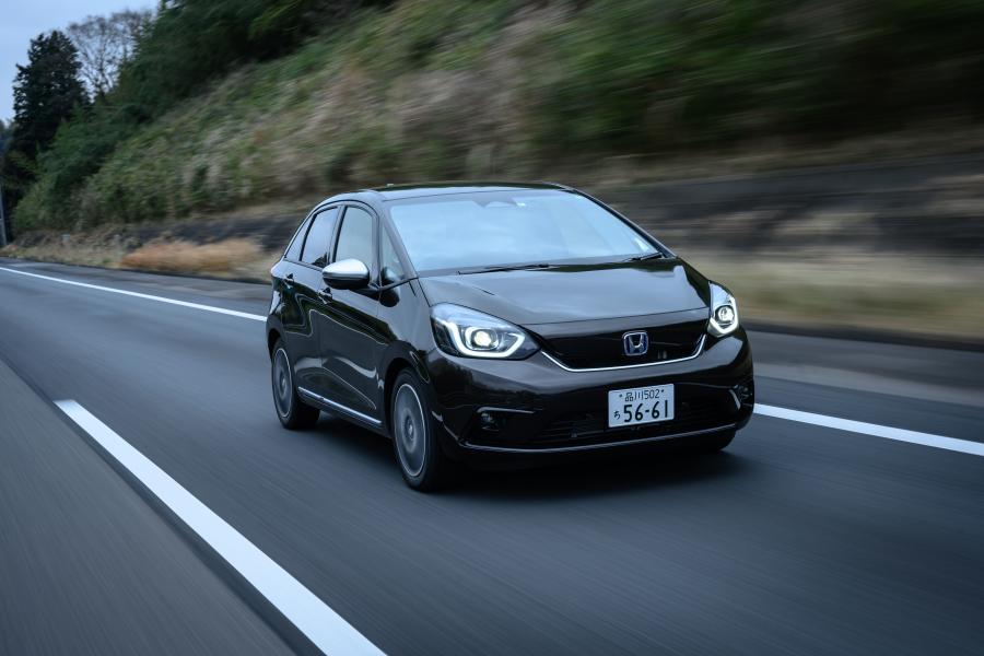  Honda Fit e:HEV Luxe 2020 года  (JP) (фото 12 из 23)